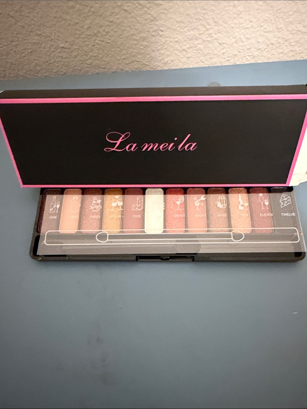 New Lameila eye shadow palette 04